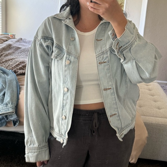 Light washed denim jacket - Picture 2 of 4